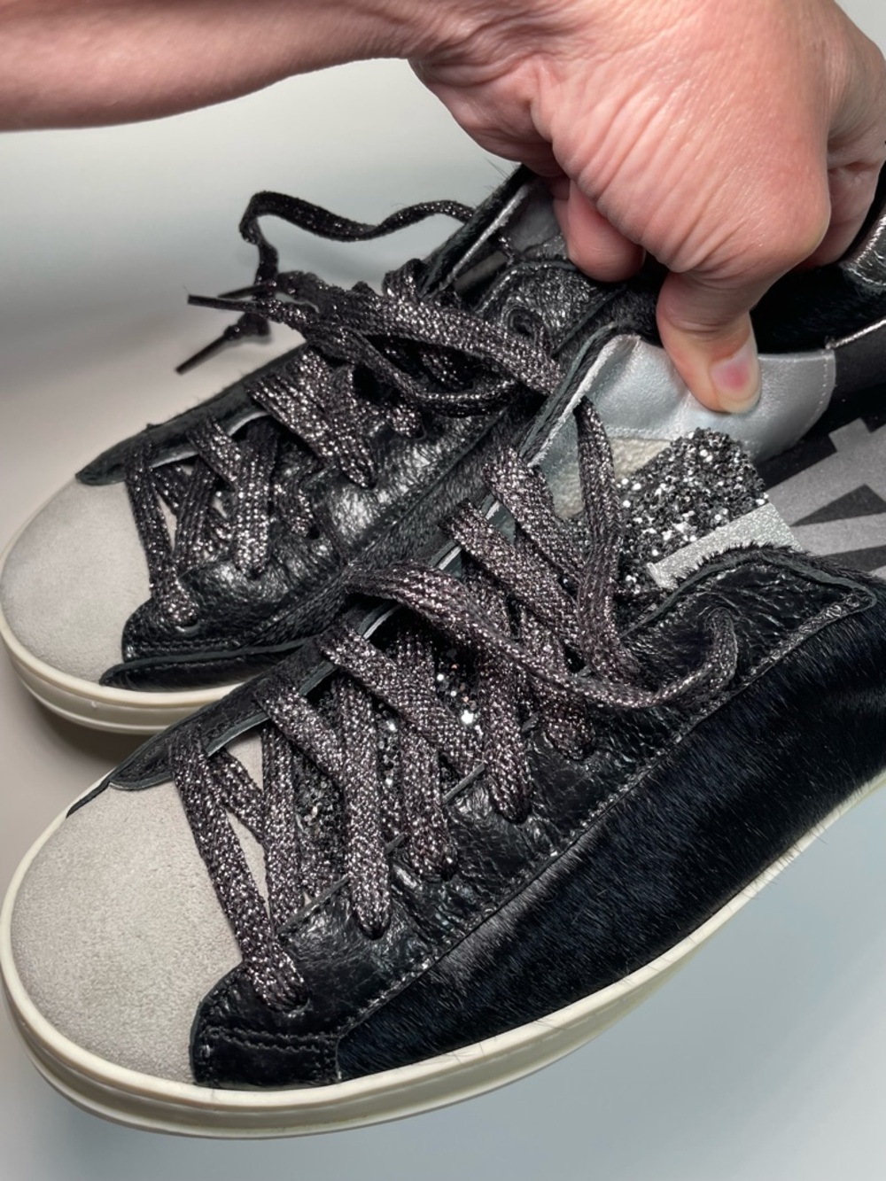 P448 Womens John Cow/Glitter Sneaker Size 39 US 8.5 EUC Calf Hair